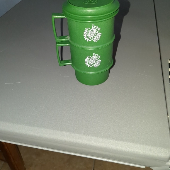 Vintage Green Tupperware Mugs with dove Design Christmas - Picture 6 of 9
